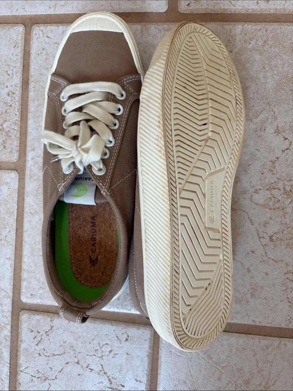 Cariuma Brown Canvas Low-Tops with Cream Laces
